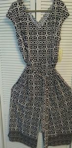 Tacera v neck Black & White jumpsuit w Belt Sz 3x
